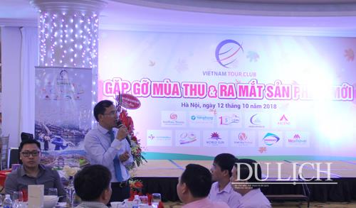Đại diện thành viên liên minh Vietnam Tour Club chia sẻ thông tin tại chương trình